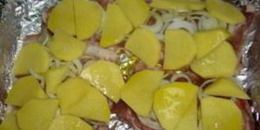 картофель с ребрышками в духовке