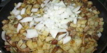 картошка с грибами опятами жареная