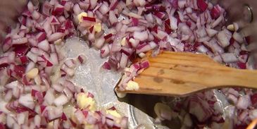 красный рис с купатами и радиккио