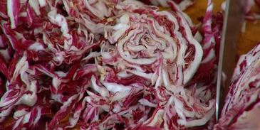 красный рис с купатами и радиккио