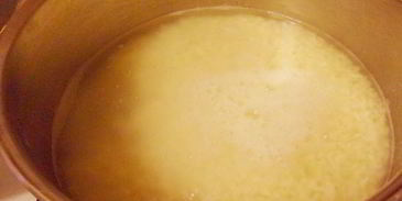 нику тяхан — жареный рис с говядиной