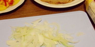 нику тяхан — жареный рис с говядиной