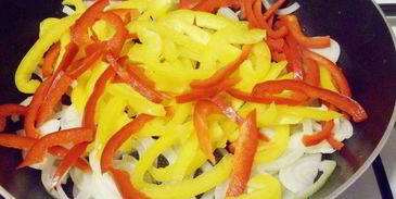 нику тяхан — жареный рис с говядиной