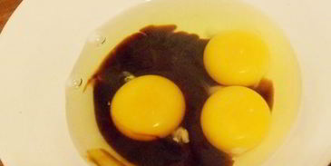 нику тяхан — жареный рис с говядиной