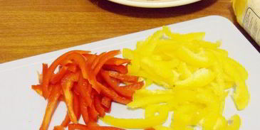 нику тяхан — жареный рис с говядиной