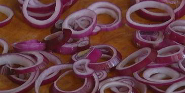 пряный рис с изюмом и травами