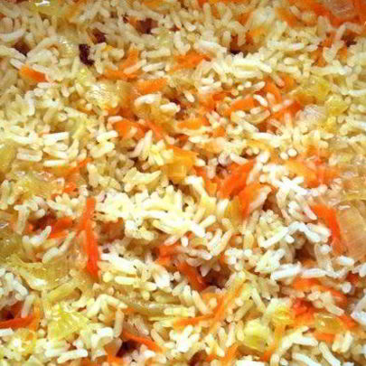 Рис с кукурузой, луком и морковью