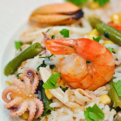 Рис с морепродуктами и овощами