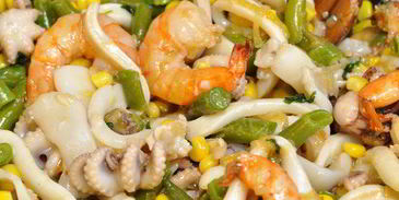 рис с морепродуктами и овощами