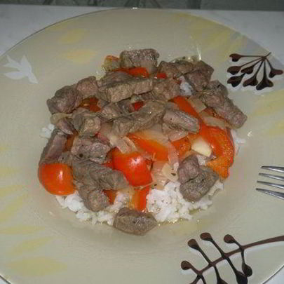 Рис с тушеными овощами и говядиной