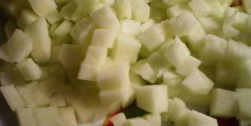 рис с яблоками шарлотка