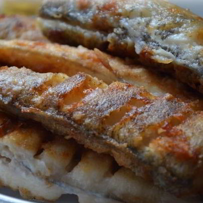 Вкусная жареная рыба