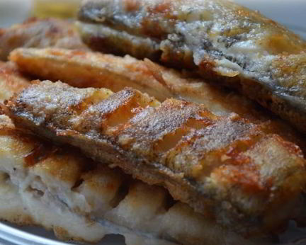 Вкусная жареная рыба