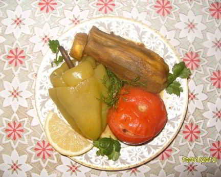 Долма из баклажан, помидоров и перца