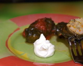 Долма из свекольных листьев