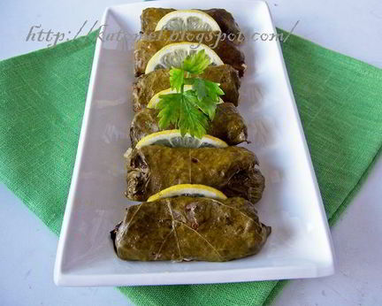 Долма с курицей и кедровыми орешками