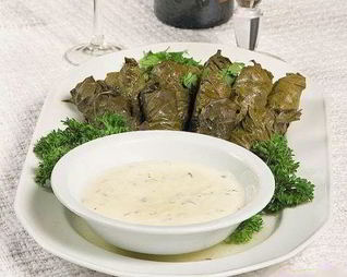 Долма с соусом мацони