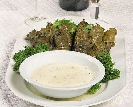Долма с соусом мацони