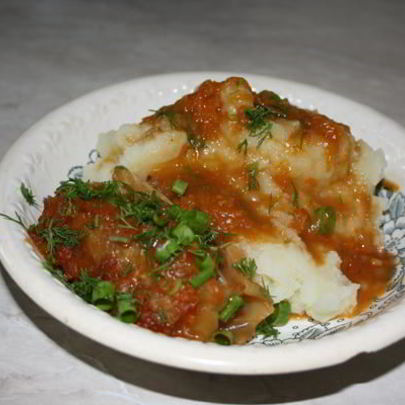 Голубцы в подливе с пюре