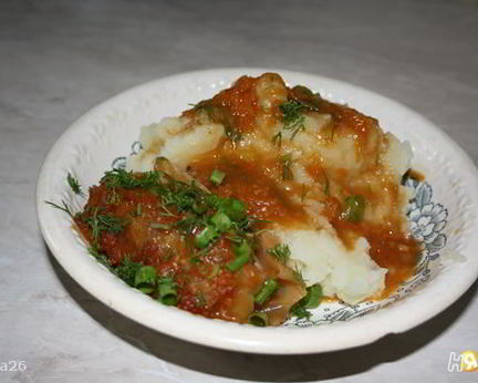 Голубцы в подливе с пюре