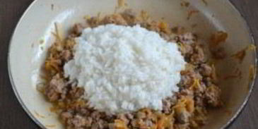 ленивые голубцы под соусом