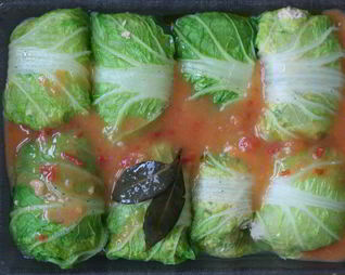 Запеченные голубцы из пекинской капусты с курицей