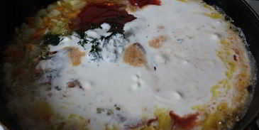 запеченные голубцы в кетчупе и сметане