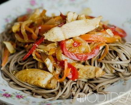 Гречневая лапша с овощами