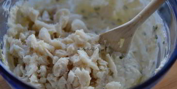 фаршированные грибы с крабовым соусом