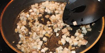 грибы, фаршированные гречкой