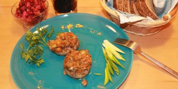 грибы, фаршированные гречкой