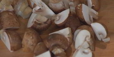 грибы с фасолью, капустой и сыром