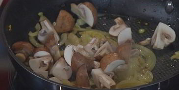 грибы с фасолью, капустой и сыром