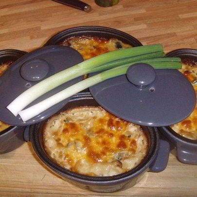 Грибы с пореем, запеченные под сливочным соусом