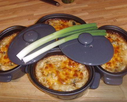 Грибы с пореем, запеченные под сливочным соусом