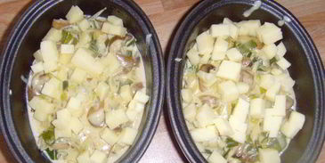 грибы с пореем, запеченные под сливочным соусом