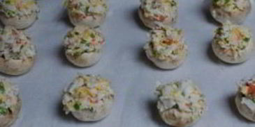 шампиньоны фаршированные крабовыми палочками