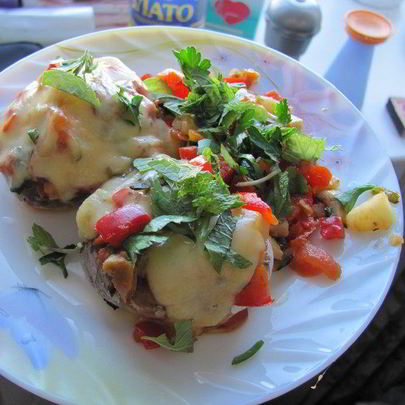 Шампиньоны, фаршированные овощами