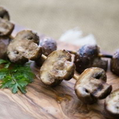 Шампиньоны на шпажках