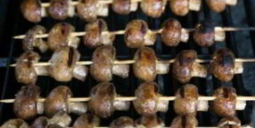 шампиньоны на шпажках