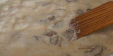 шампиньоны под соусом