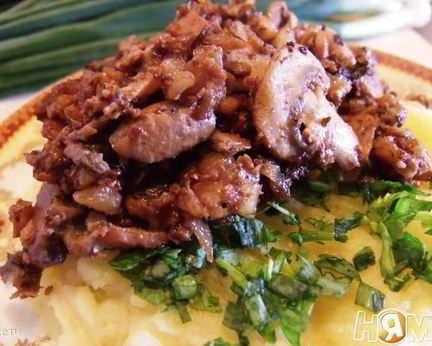 Шампиньоны с грецкими орехами