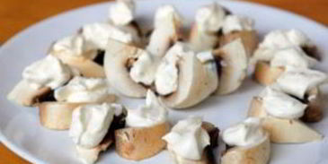 шампиньоны с красной икрой