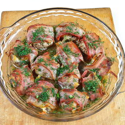 Шампиньоны в беконе в духовке