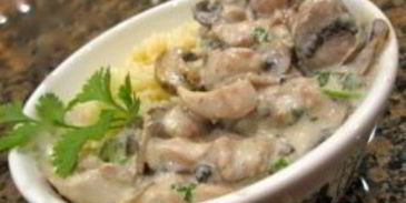 шампиньоны в сливочном соусе