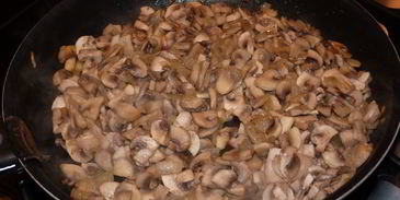 шампиньоны в сметане