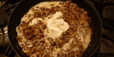 шампиньоны в сметане