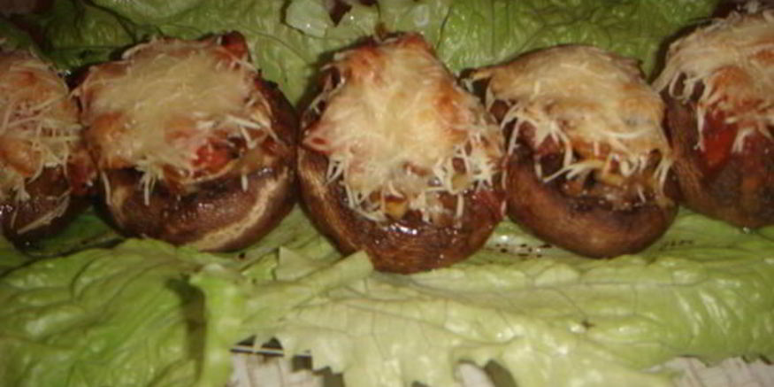 Рецепт шампиньонов, запеченных с помидором и сыром