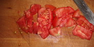 шампиньоны, запеченные с помидором и сыром