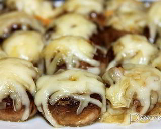 Шампиньоны, запеченные с сыром